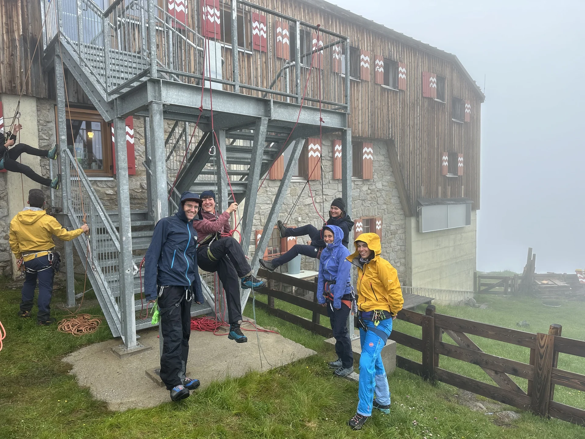 Selbstrettung im Regen | © Felix Unterberger