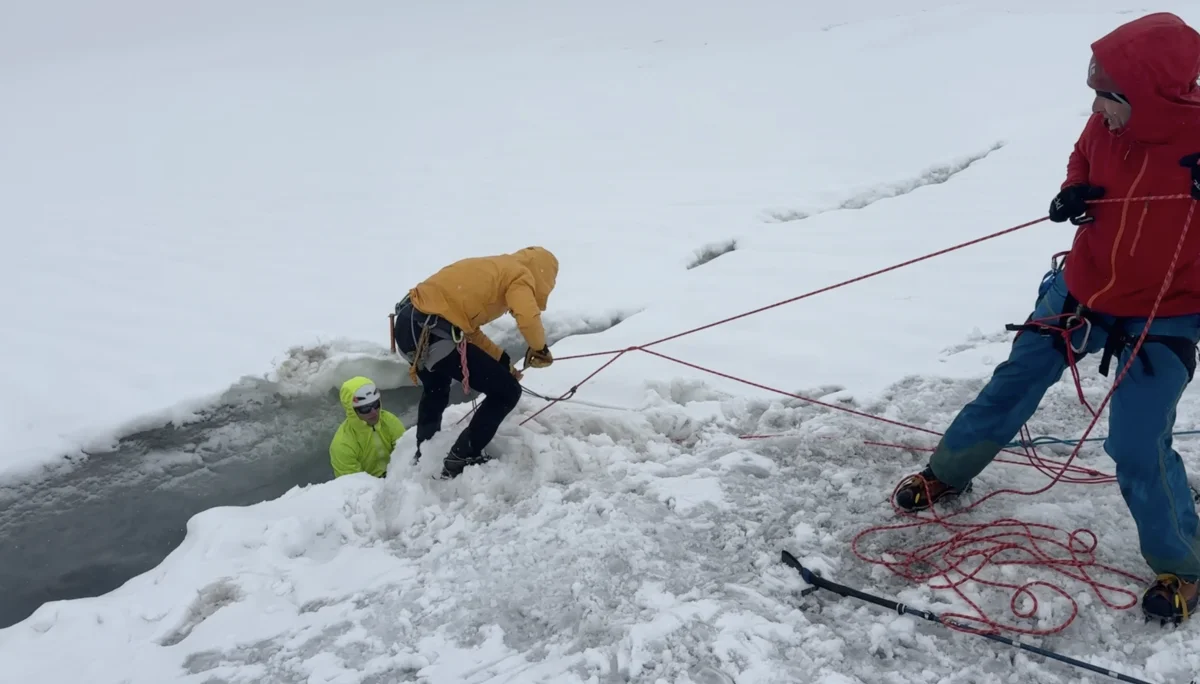 Spaltenbergung eines Bergsteigers | © Felix Unterberger