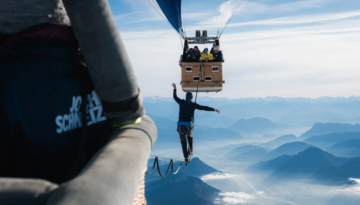 Walking on clouds  | © Jochen Schweizer_Slackline_WR