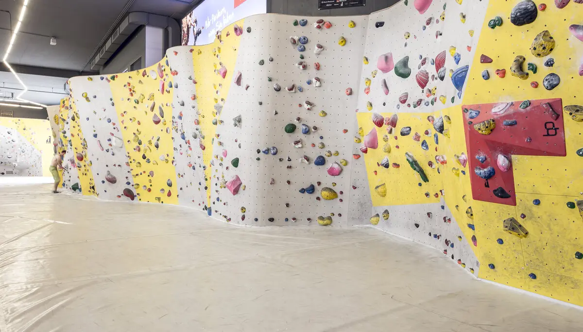 Blick in den Boulderbereich des DAV Kletter- und Boulderzentrum München-Nord. | © DAV/ Hansi Heckmair